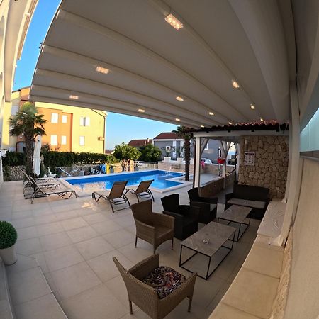 Apartments Sun Dance With Heated Pool Novalja Ngoại thất bức ảnh