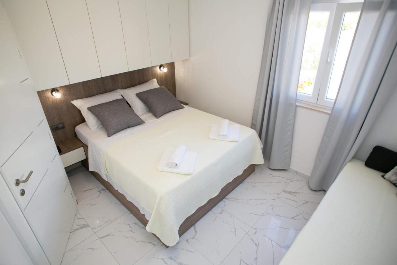 Apartments Sun Dance With Heated Pool Novalja Ngoại thất bức ảnh