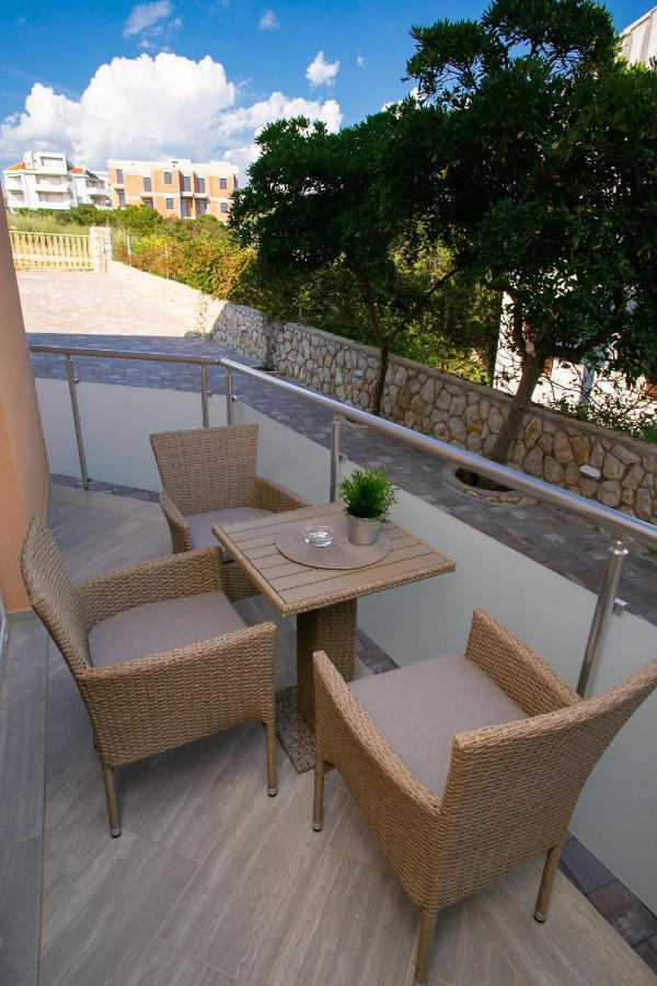 Apartments Sun Dance With Heated Pool Novalja Ngoại thất bức ảnh