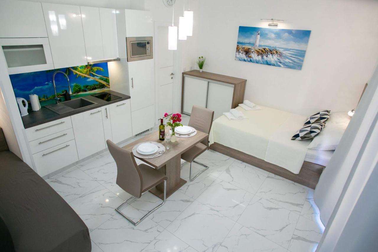 Apartments Sun Dance With Heated Pool Novalja Ngoại thất bức ảnh