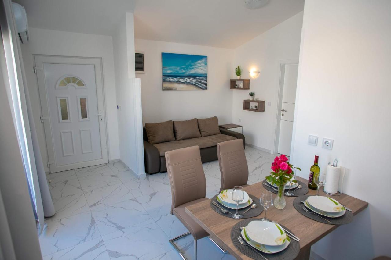 Apartments Sun Dance With Heated Pool Novalja Ngoại thất bức ảnh