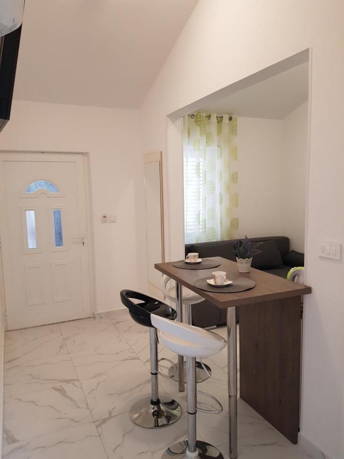 Apartments Sun Dance With Heated Pool Novalja Ngoại thất bức ảnh