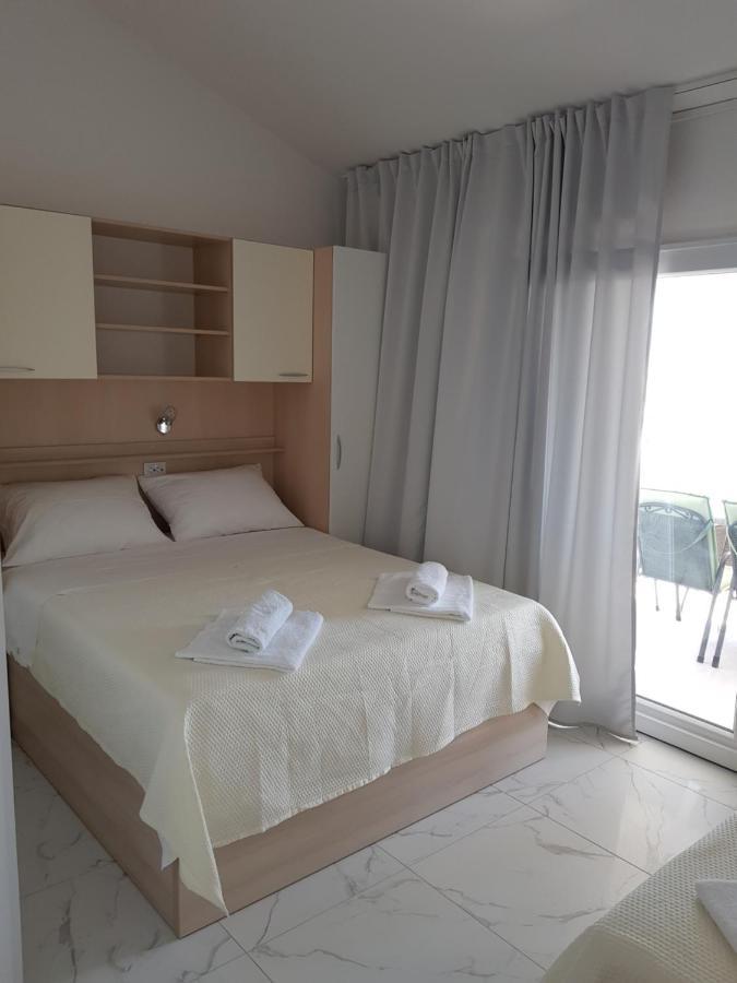 Apartments Sun Dance With Heated Pool Novalja Ngoại thất bức ảnh